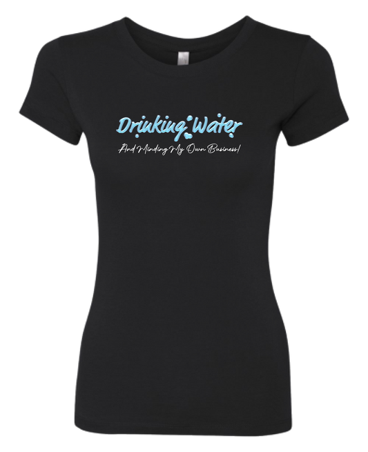 This crewneck tee is comfortable and a great addition to your wardrobe.  Slim fit Fitted sleeves Longer body length Materials & Care  100% Cotton Machine Wash